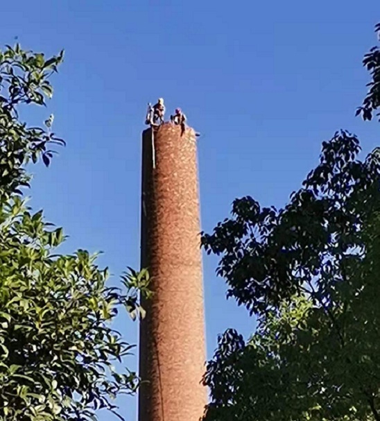 河北煙囪拆除公司:綠色拆除,助力城市環(huán)境升級(jí)